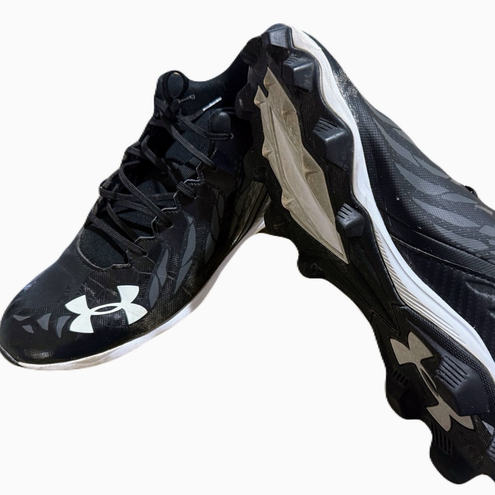 Under Armour Men's Spotlight Franchise cleats - like NEW
